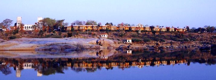 The Bundelkhand Riverside - Orchha 01.jpg